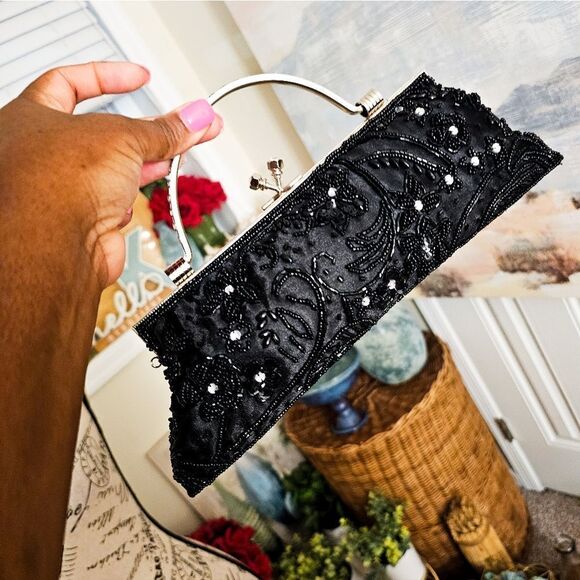 VTG Black Satin Embroidered Sequins Detail Clasp Statement Clutch. - Picture 13 of 15